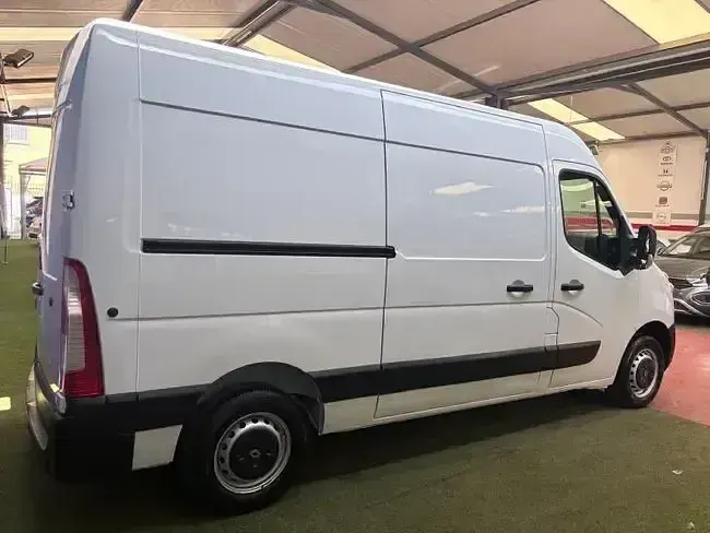 Usado Renault Master 131 CV (96 kW) 2019 Blanco Berlina