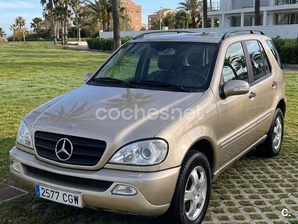 Usado Mercedes ML270 163 CV (119 kW) 2003 Beige SUV