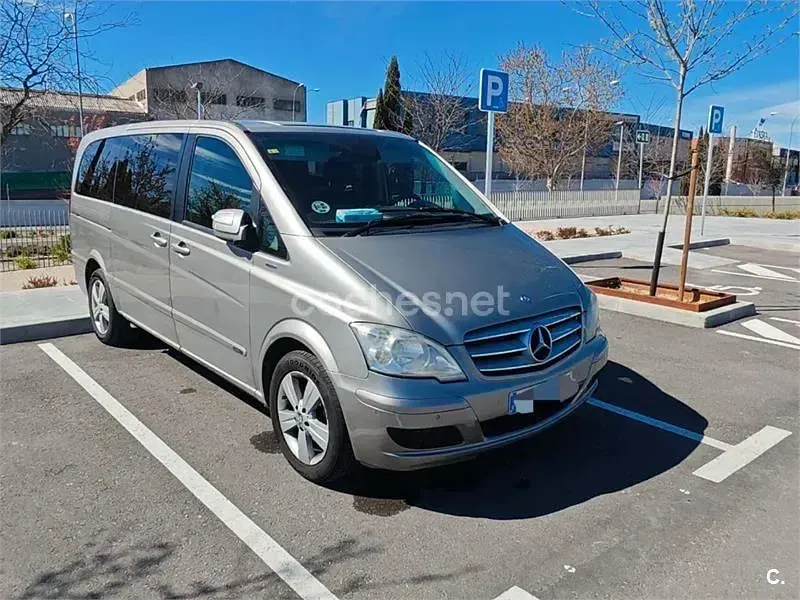 Usado Mercedes Viano 163 CV (119 kW) 2013 Gris / plata Monovolumen