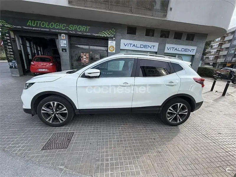 Usado Nissan Qashqai N-Connecta 115 CV (84 kW) 2018 Blanco SUV