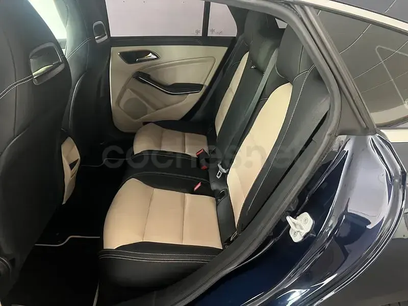 Occasion Mercedes CLA200 Shooting Brake AMG line 136 PK (100 kW) 2016 Blauw Stationwagen