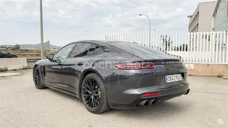 Usado Porsche Panamera 4 462 CV (339 kW) 2018 Gris / plata Utilitario
