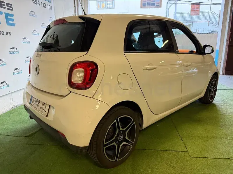 Usado Smart ForFour Passion 71 CV (52 kW) 2015 Blanco Utilitario