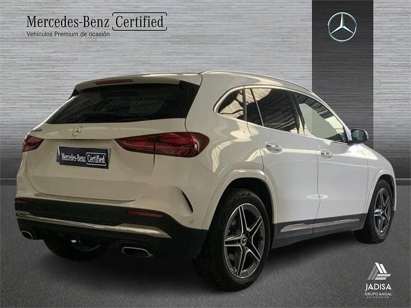 Usado Mercedes GLA200 AMG line 163 CV (119 kW) 2025 Blanco polar SUV