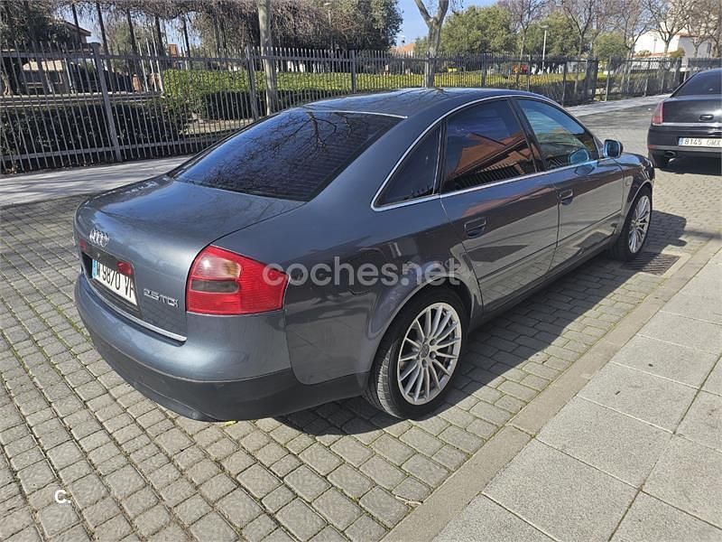 Usado Audi A6 150 CV (110 kW) 1998 Gris / plata Berlina