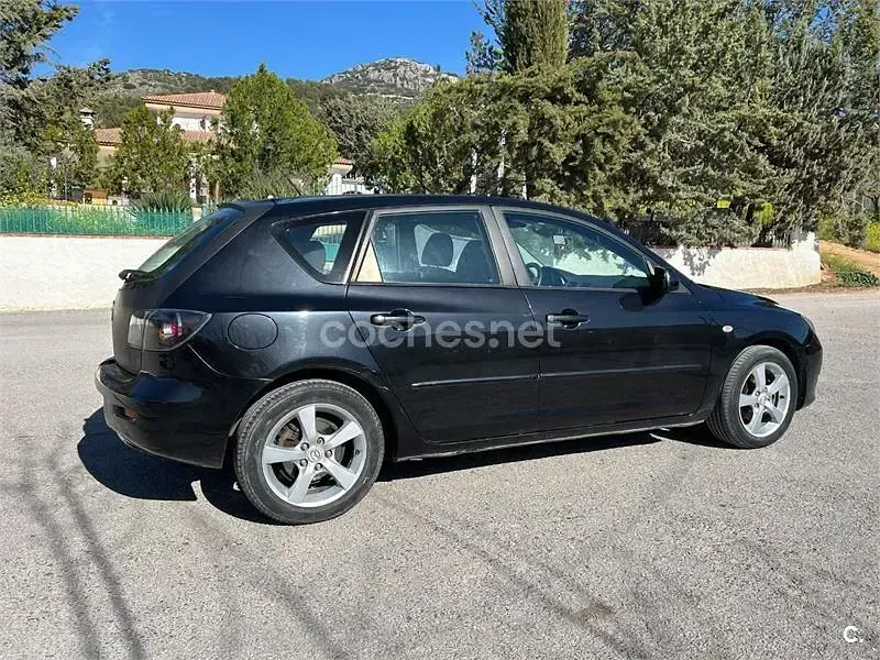 Usado Mazda 3 Active 109 CV (80 kW) 2006 Negro Berlina