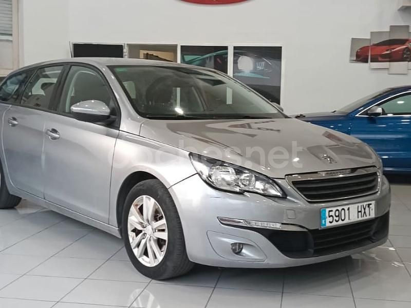 Gris / plata Usado 2013 Peugeot 308 Active Berlina | 5699 € (Buen precio) - Imagen 1/4