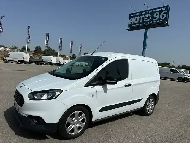 Usado Ford Transit Courier Trend 100 CV (73 kW) 2022 Blanco Van