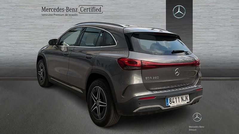 Usado Mercedes EQA250 AMG line 139 kW (190 CV) 2023 Gris montaña SUV