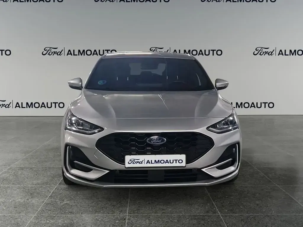 Usado Ford Focus ST-Line 155 CV (114 kW) 2024 Plata perla (metalizado) Berlina