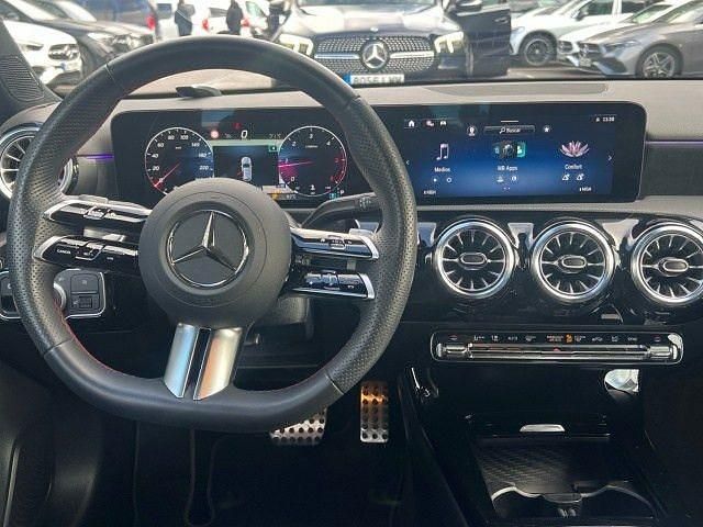 Negro Usado 2025 Mercedes A200 AMG line Berlina | 34.490 € (Buen precio) - Imagen 1/4