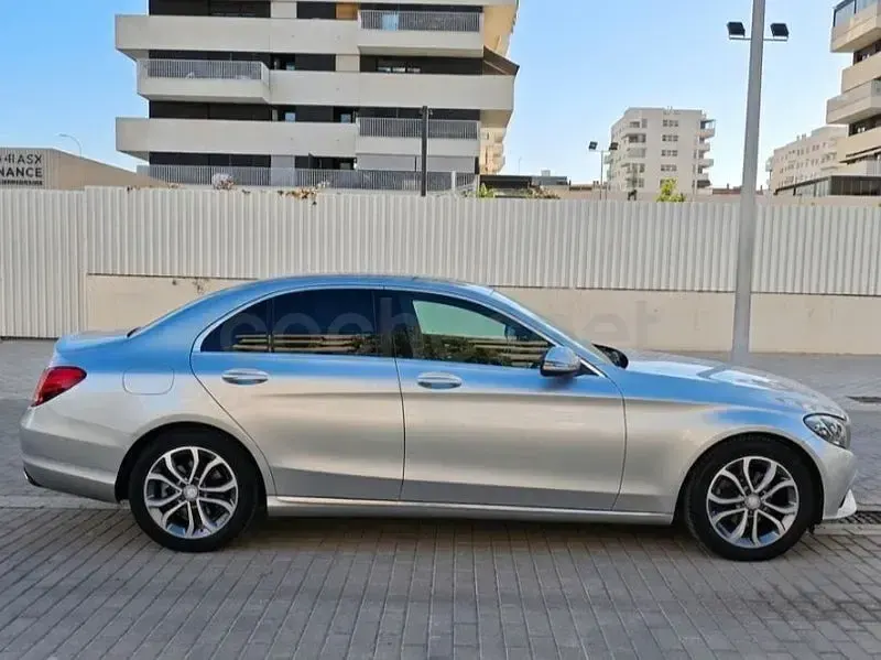 Usado Mercedes C200 Avantgarde 136 CV (100 kW) 2016 Gris / plata Berlina
