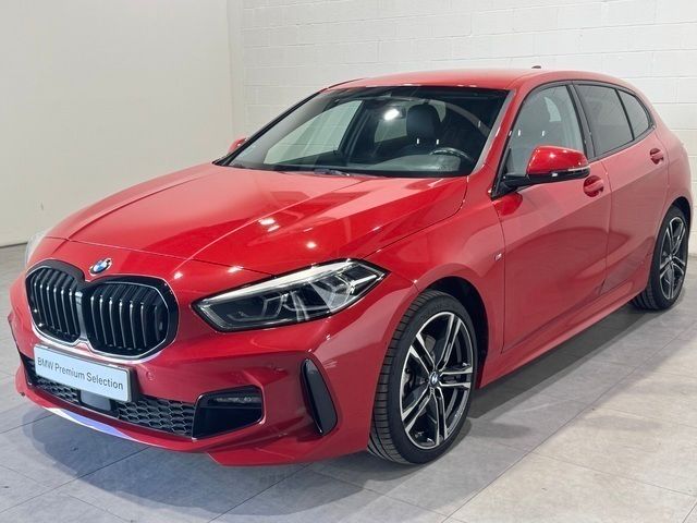 Rojo Usado 2024 BMW 118 Comfort Edition Utilitario | 28.990 € (Precio justo) - Imagen 1/4