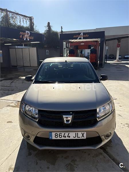 Usado Dacia Logan Ambiance 75 CV (55 kW) 2016 Marrón Berlina