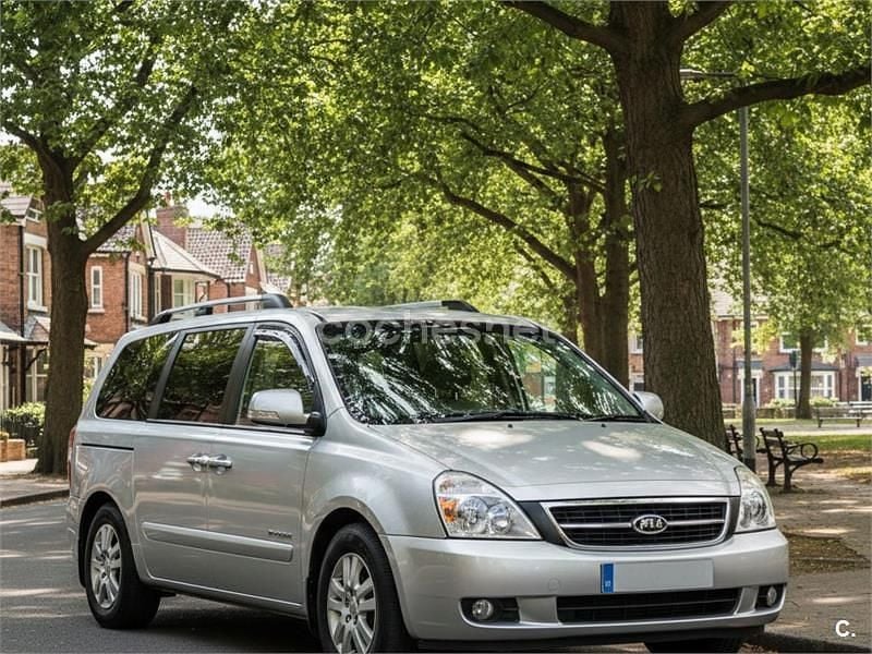 Usado Kia Carnival 185 CV (136 kW) 2009 Gris / plata Monovolumen