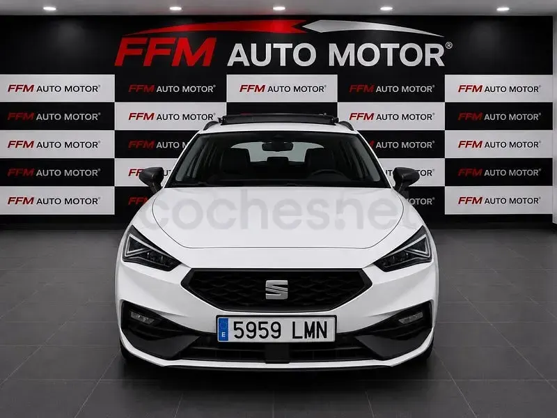 Usado Seat Leon FR 150 CV (110 kW) 2021 Blanco Familiar