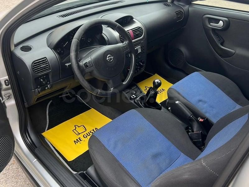 Usado Opel Corsa Essentia 70 HP (51 kW) 2005 Cinzento Citadino