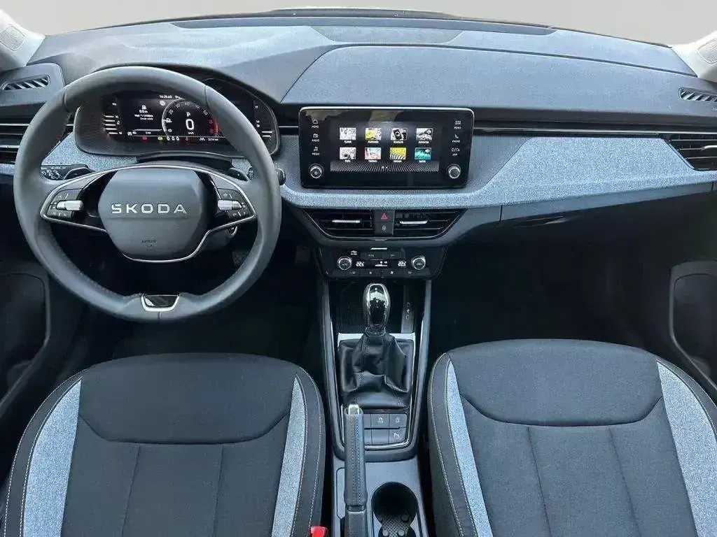 Nuevo Skoda Scala Selection 115 CV (84 kW) 2025 Gris Utilitario