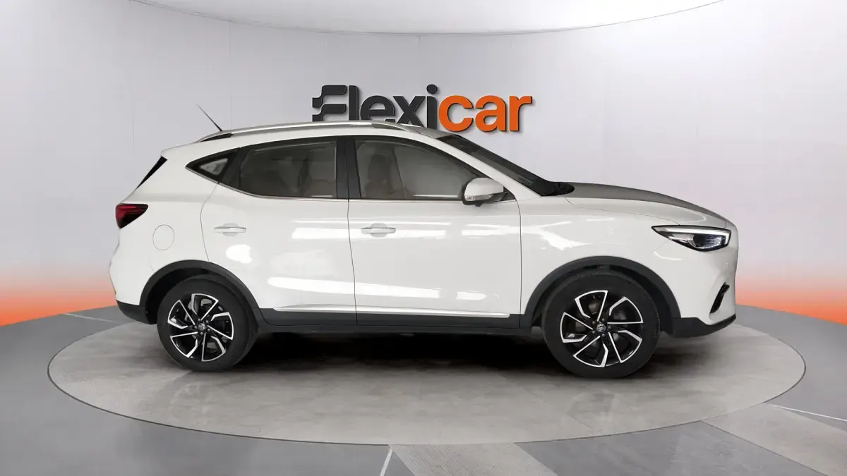 Usado MG ZS Luxury 111 CV (81 kW) 2023 Blanco SUV
