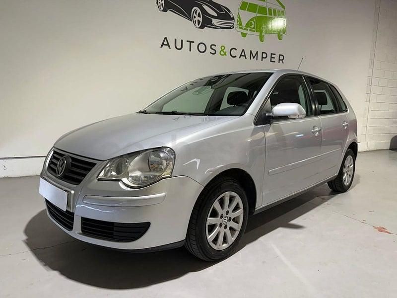 Usado VW Polo Advance 75 CV (55 kW) 2006 Gris / plata Utilitario
