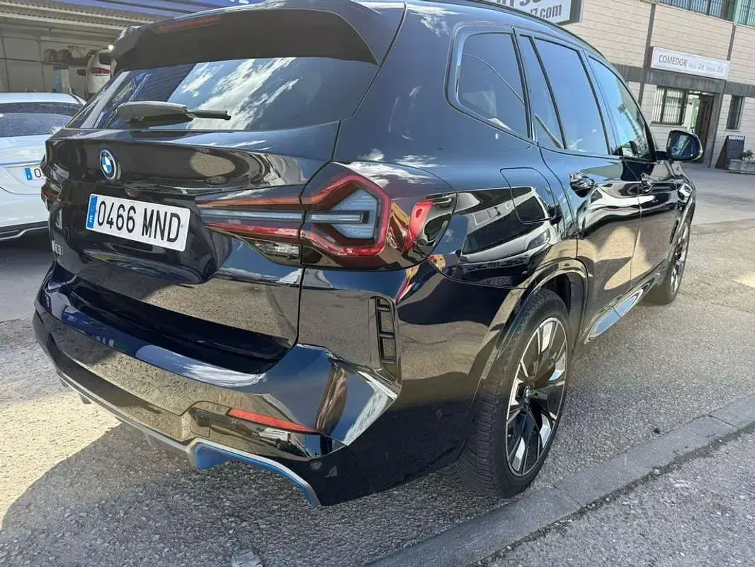 Usado BMW iX3 M Sport 210 kW (286 CV) 2023 Negro SUV