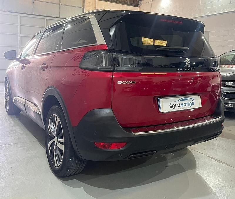Usado Peugeot 5008 Allure 130 CV (95 kW) 2021 Rojo SUV