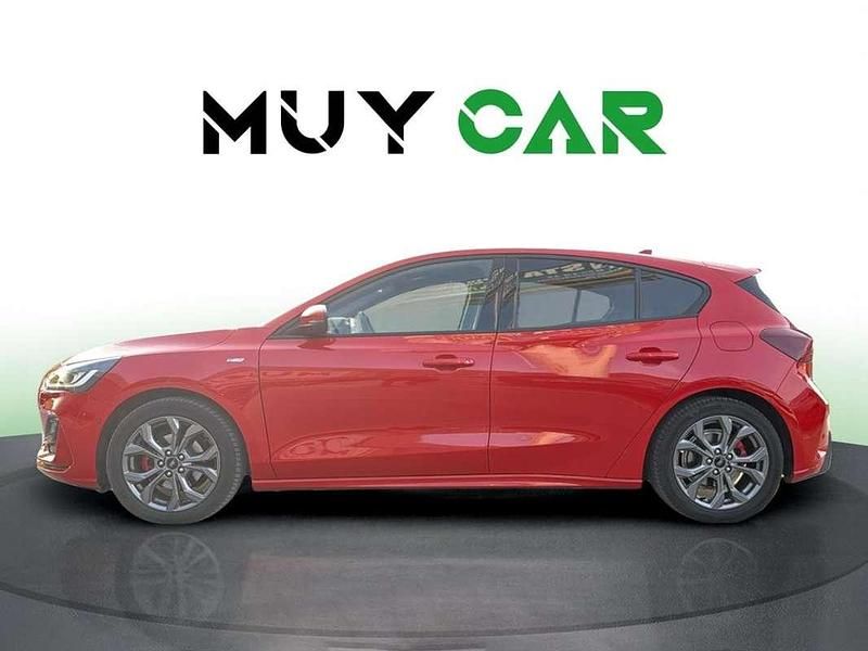 Usado Ford Focus ST-Line 125 CV (91 kW) 2023 Rojo Utilitario
