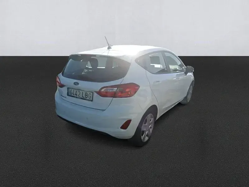 Usado Ford Fiesta Trend 100 CV (73 kW) 2019 Blanco Utilitario