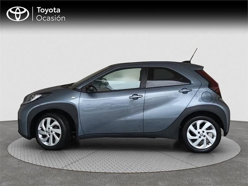 Usado Toyota Aygo X Play 72 CV (52 kW) 2024 Gris SUV