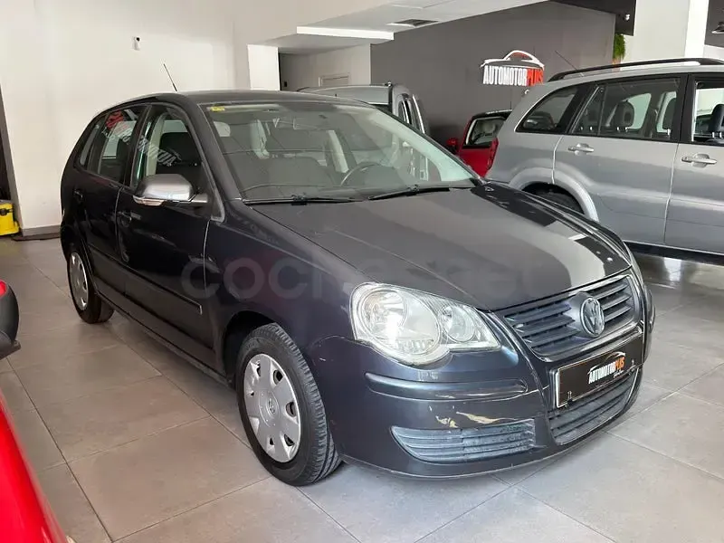 Usado VW Polo Sportline 75 CV (55 kW) 2005 Gris / plata Utilitario