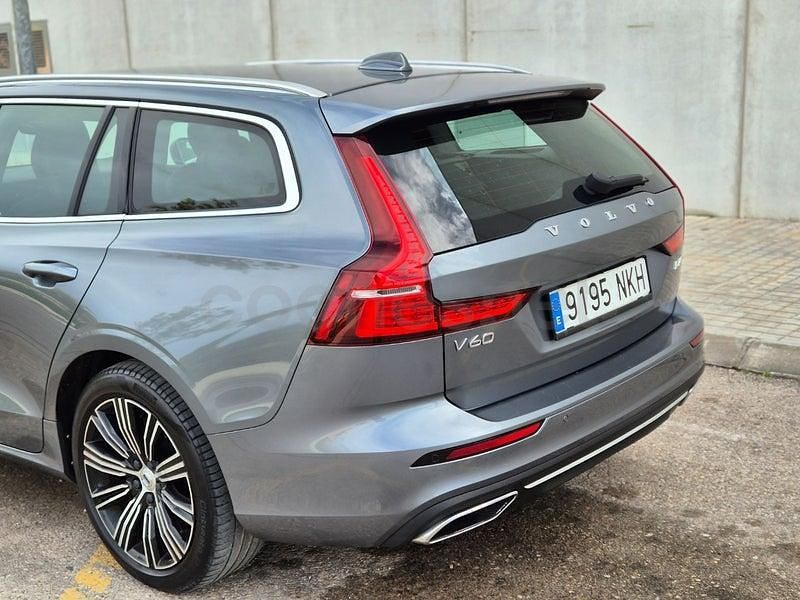 Usado Volvo V60 Inscription 190 CV (139 kW) 2019 Gris / plata Familiar