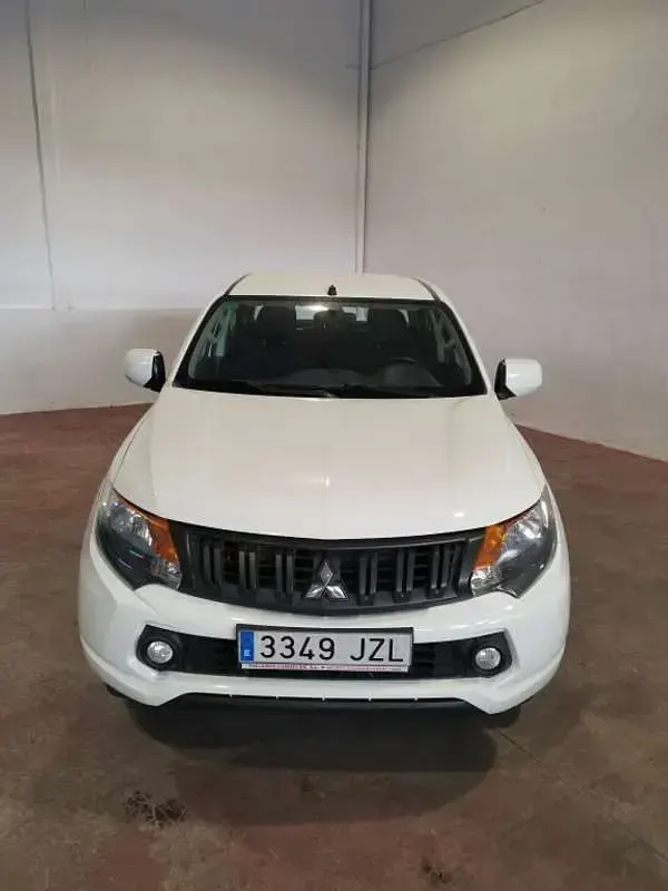 Usado Mitsubishi L200 154 CV (113 kW) 2017 Blanco Pickup/Camioneta