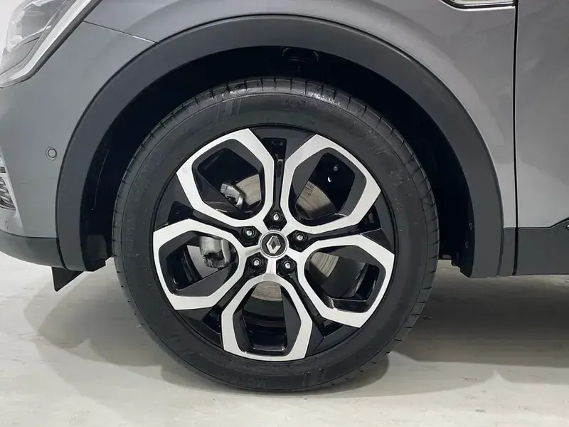 Usado Renault Arkana Techno 143 CV (105 kW) 2022 Gris SUV