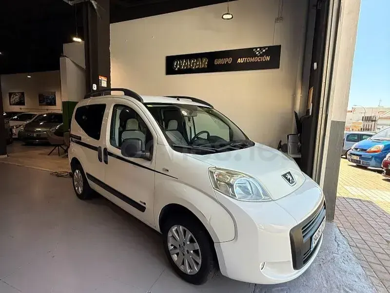 Usado Peugeot Bipper Active 80 CV (58 kW) 2015 Blanco Monovolumen