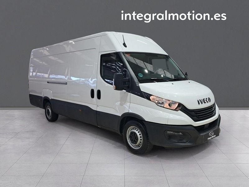 Usado Iveco Daily 156 CV (114 kW) 2023 Blanco Van