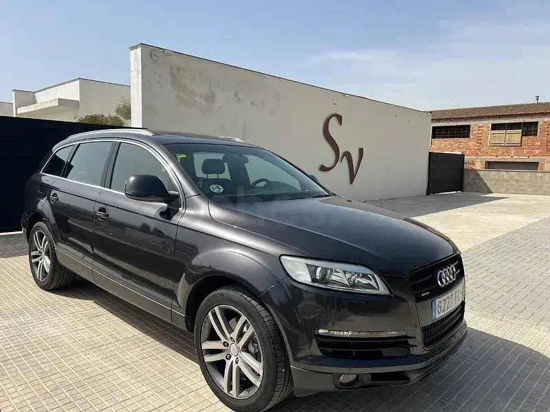 Usado Audi Q7 233 CV (171 kW) 2007 Gris / plata SUV