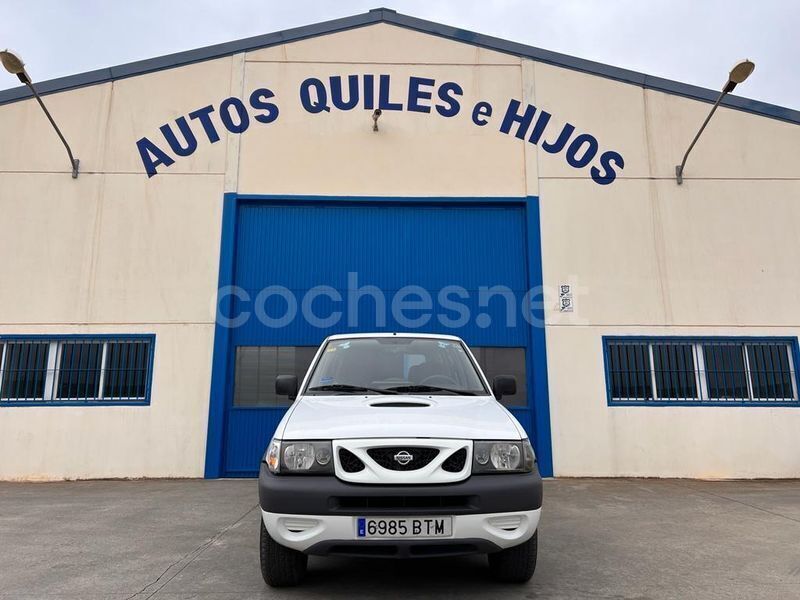 Blanco Usado 2002 Nissan Terrano SUV | 8500 € (Precio justo) - Imagen 1/4