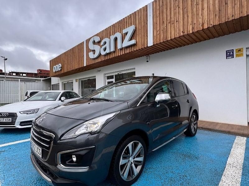 Usado Peugeot 3008 Allure 120 CV (88 kW) 2015 Gris / plata Familiar