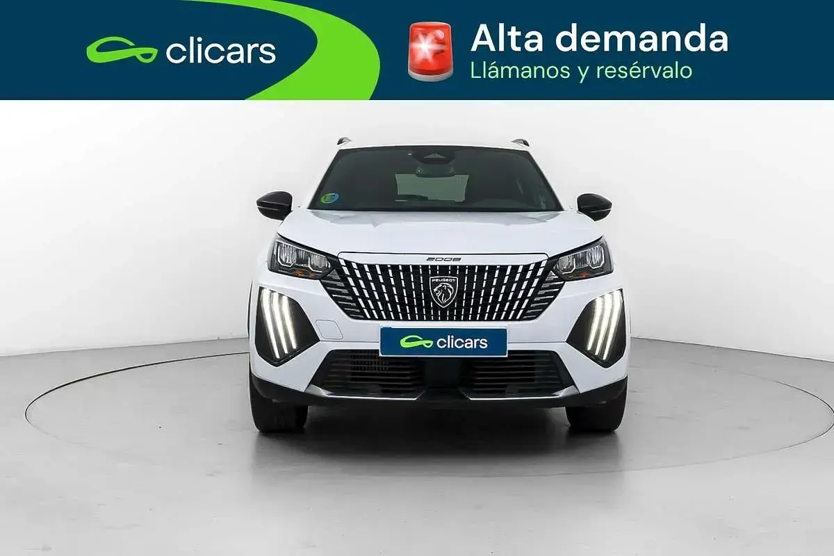Usado Peugeot 2008 Allure 136 CV (100 kW) 2025 Blanco SUV