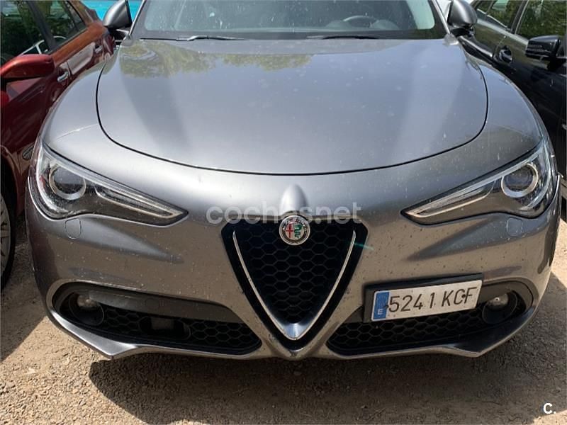 Usado Alfa Romeo Stelvio Super 180 CV (132 kW) 2017 Gris / plata SUV