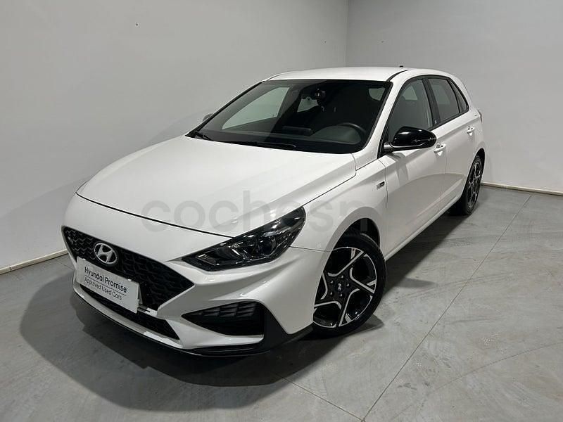 Usado Hyundai i30 N Line 120 CV (88 kW) 2024 Blanco Berlina