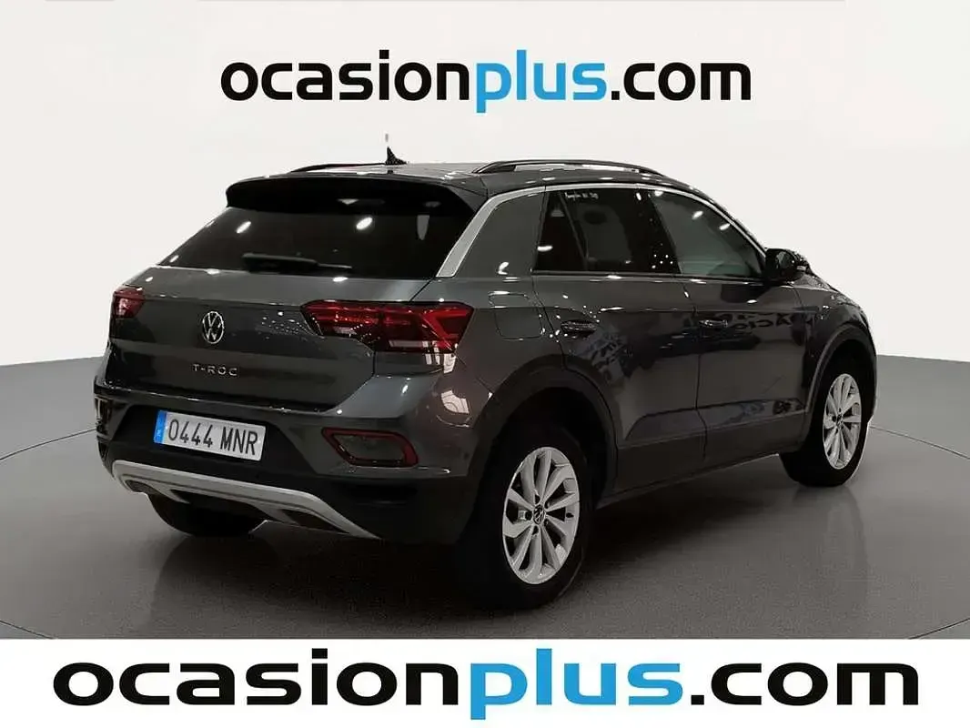 Usado VW T-Roc Life 110 CV (80 kW) 2024 Gris SUV