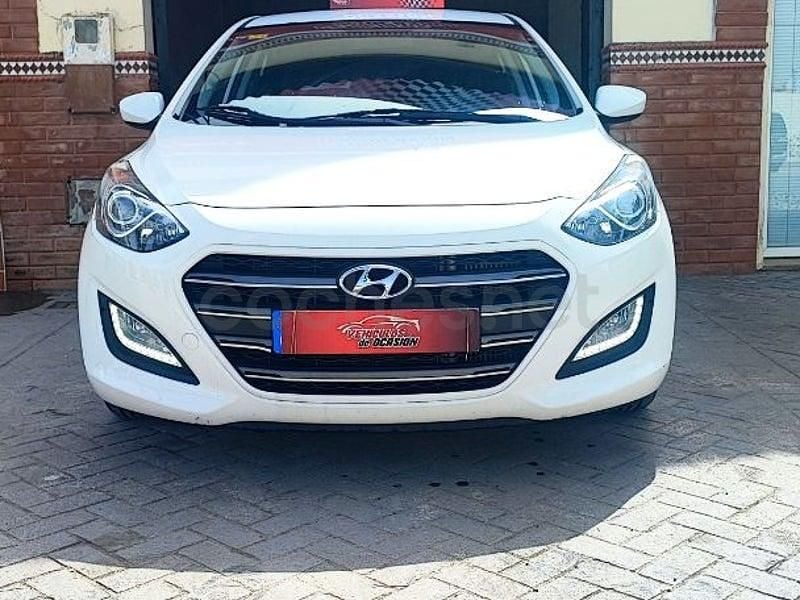 Usado Hyundai i30 90 CV (66 kW) 2012 Blanco Berlina