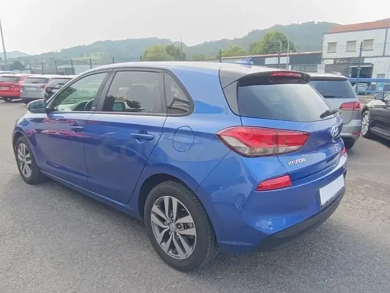 Usado Hyundai i30 GO! 120 CV (88 kW) 2018 Azul Berlina