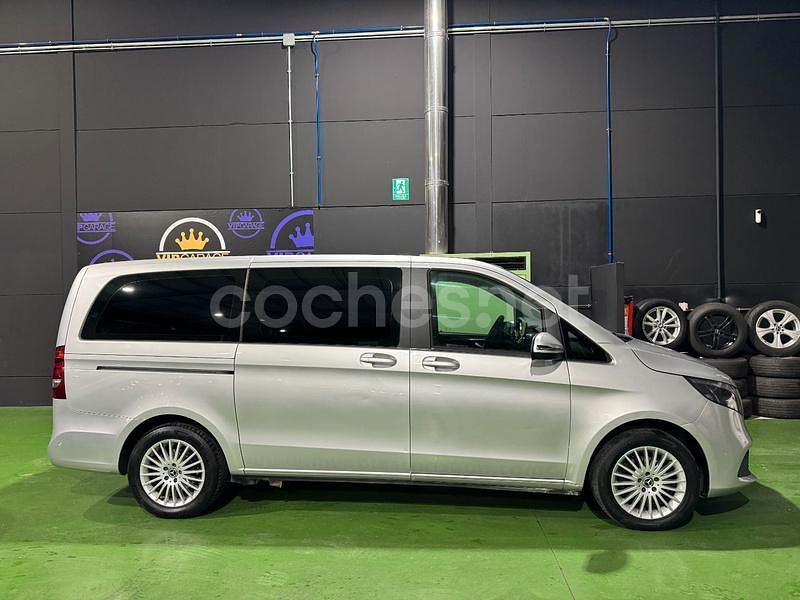 Usado Mercedes V220 Avantgarde 163 CV (119 kW) 2021 Gris / plata Monovolumen
