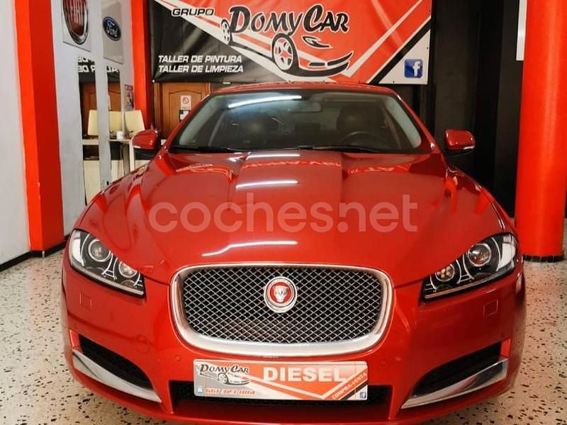 Usado Jaguar XF Sportbrake Luxury 200 CV (147 kW) 2012 Rojo Familiar
