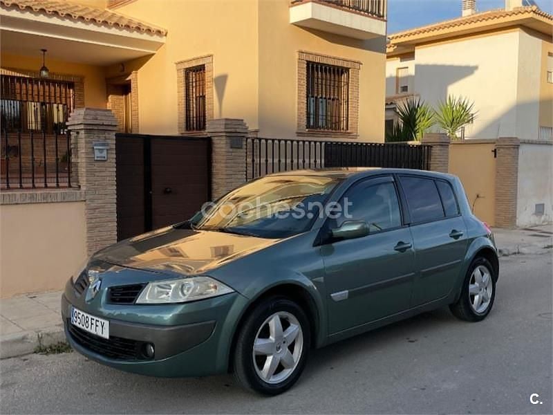 Usado Renault Mégane II Authentique 98 CV (72 kW) 2006 Verde Berlina