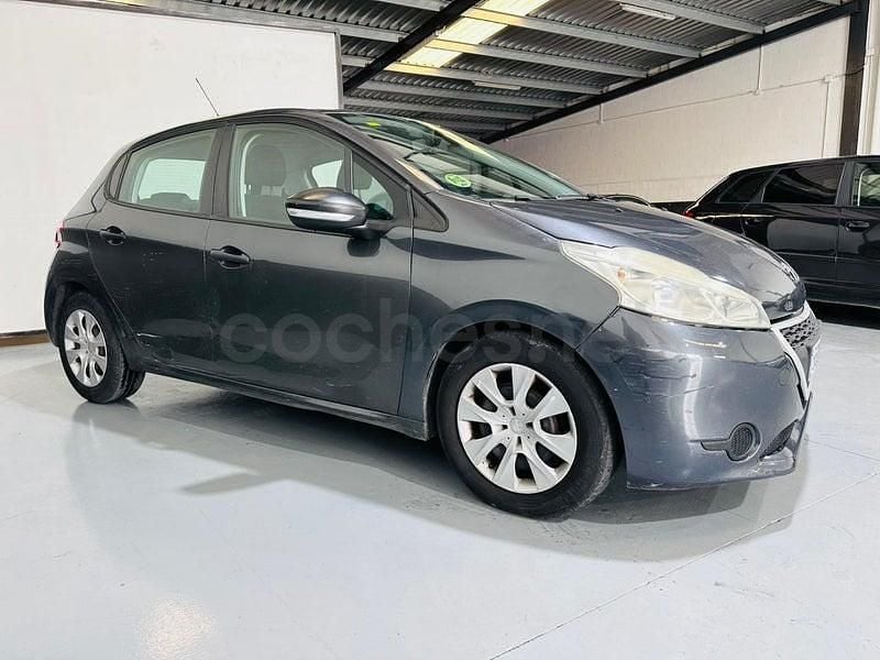 Usado Peugeot 208 Business-Line 68 CV (50 kW) 2014 Gris / plata Utilitario
