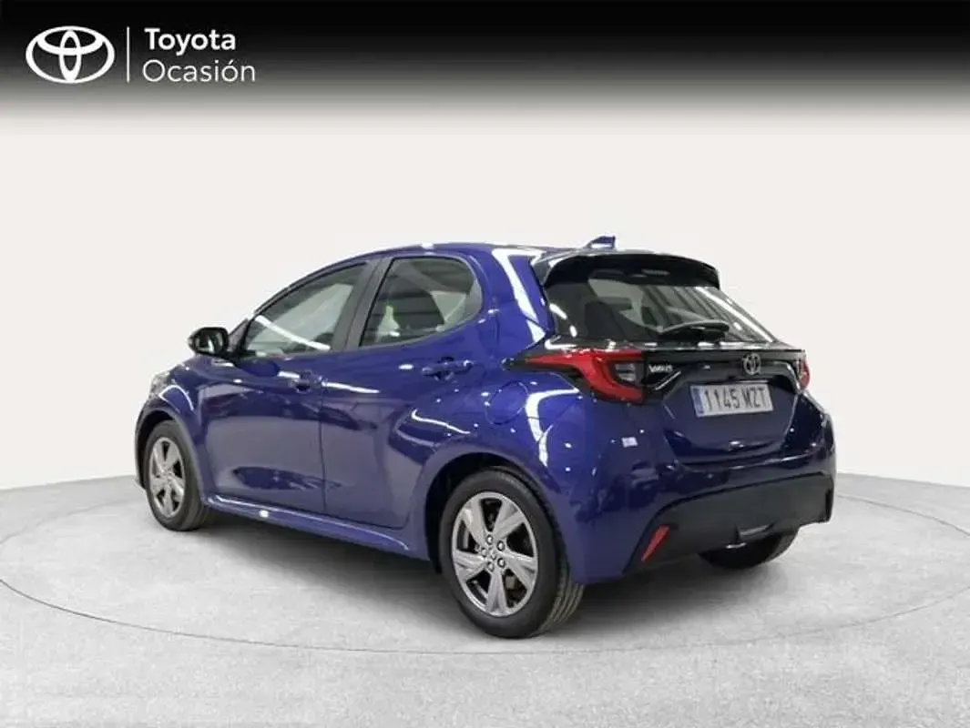 Usado Toyota Yaris Active 116 CV (85 kW) 2025 Azul Utilitario