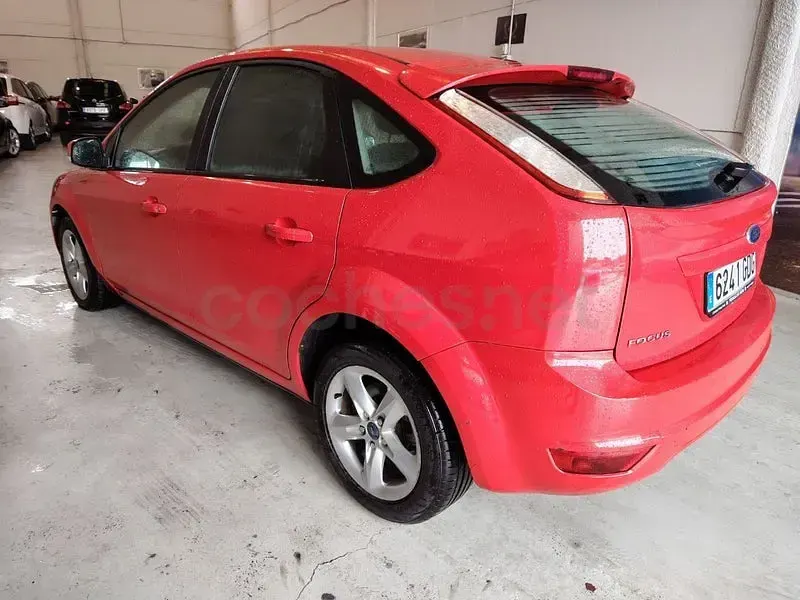 Usado Ford Focus Trend 115 CV (84 kW) 2008 Rojo Berlina